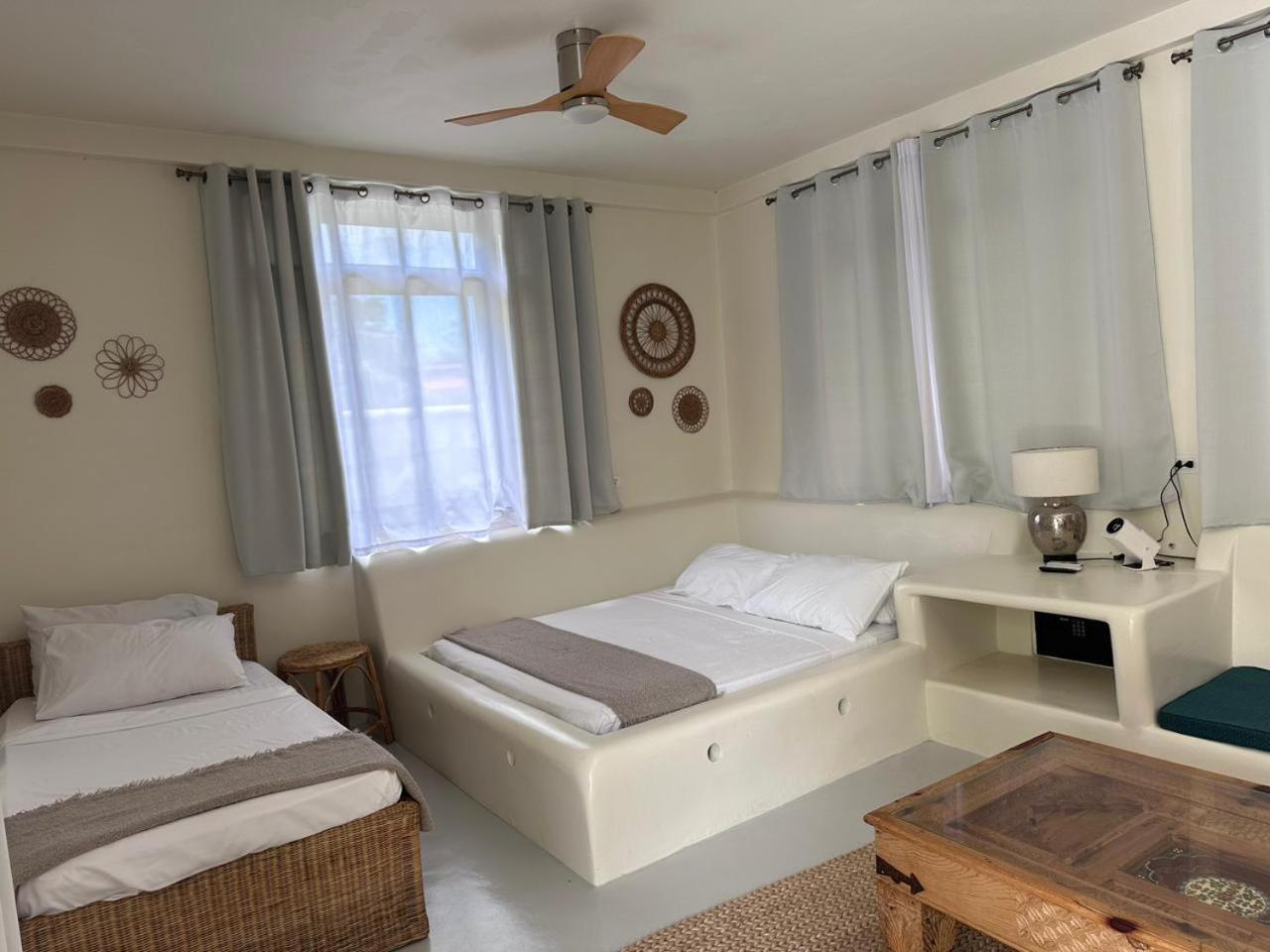 Parrots Boutique Resort サン・ヴィチェンテ エクステリア 写真