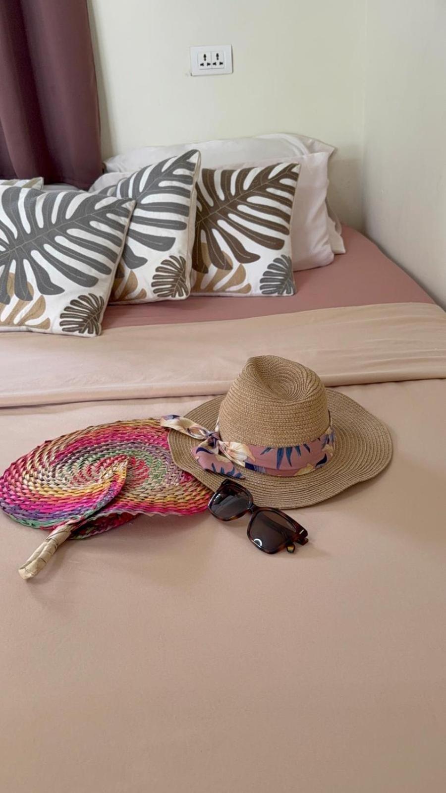 Parrots Boutique Resort サン・ヴィチェンテ エクステリア 写真